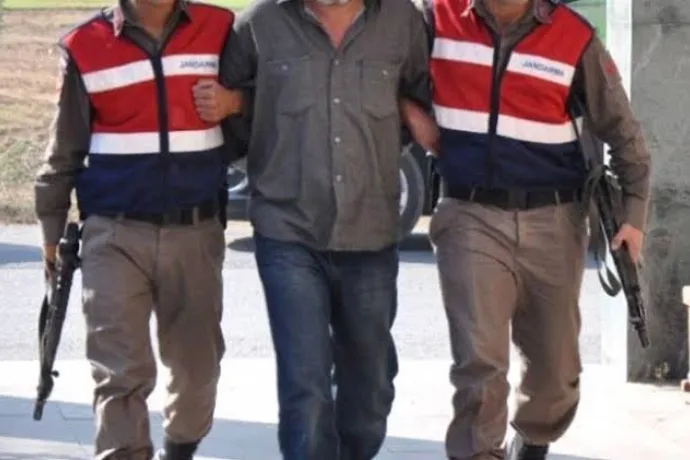 İngiltere'den babasının cenazesine gelen vatandaş gözaltına alındı