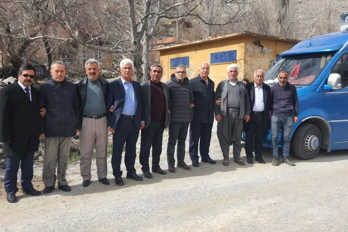 İYİ PARTİ YEŞİLYURT BELEDİYE BAŞKAN ADAYI  ALİ HELVACI PORGA MAHALLESİ’NDE İNCELEMELERDE BULUNDU HELVACI; “BİZ GELENE KADAR CEZALARI ÖDEMEYİN,  BİZ GELİNCE TÜM UYGUNSUZ YAPILARI KALDIRACAĞIZ”